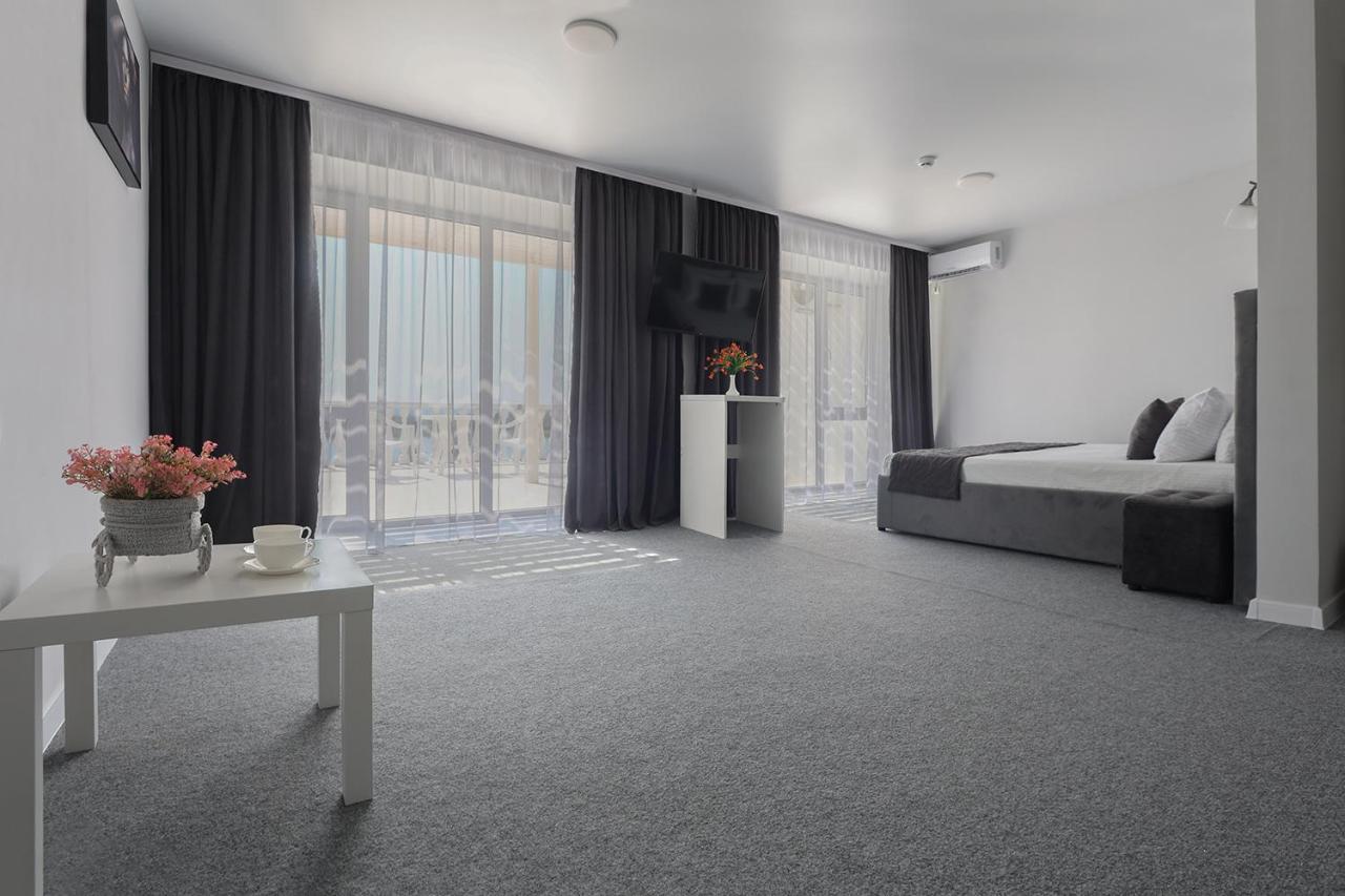 Panorama Briz Hotel Karolino-Buhaz Bagian luar foto